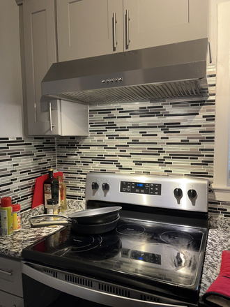Kitchen - Nice 2 bedrooms 2 baths school bus to Brandeis Univ and Bently Univ Duplex