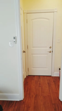 Entryway - Studio on Northside, Close to Campus