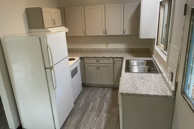 Brand New Kitchen in 2023 - 4 Bedroom House - Quiet Neighborhood