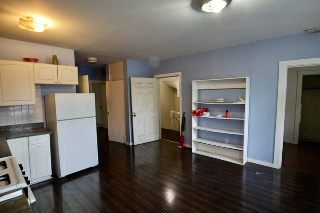 _ - STUNNING 3 BEDS /1 BATH APARTMENT IN MISSION HILL || 09/01/2025