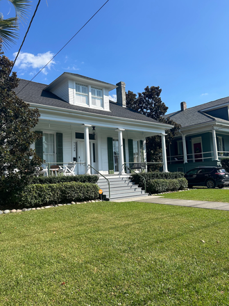 Outside street view - Six bedroom, four bath house two blocks off campus.