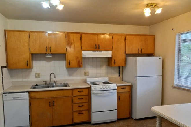 1260 Elder #12 - kitchen - 2BR - AVAILABLE NOW! Apartments