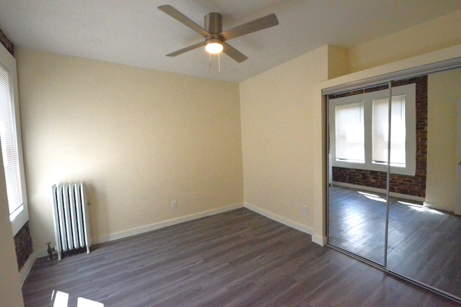 Call/text 602-317-9877 for a showing. - 9-1-26 / NO BROKER FEE / JUST LISTED RENOVATED 2BR WITH EXPOSED BRICK / LOOK AT PICS! Apartments