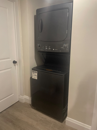 Laundry machines - Bright Basement - TTC and Go Train (Kennedy & Sheppard)