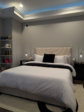 Master bedroom - Rooftop Modern Haven House