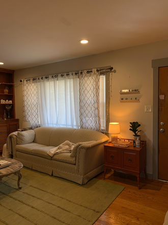 Upstairs living room - Gorgeous Home, minutes from LU, either all Ladies or all Gents. God bless!!