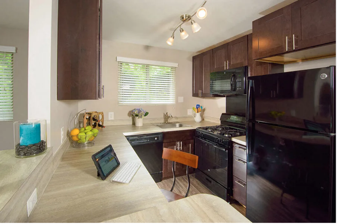 Kitchen - Stevenson Lane Apartments