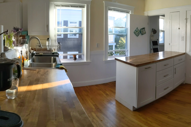 Kitchen - Quasi entire great furnished place at price of sharing