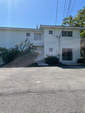 back - Large and Updated Duplex Walking Distance to UM Duplex