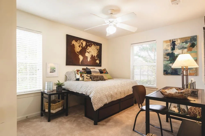 Bedroom - Sunchase at JMU Lease Takeover, 1 BR in 4 BR unit in-room Bathroom (Dolly) July 2026-27 Apartments
