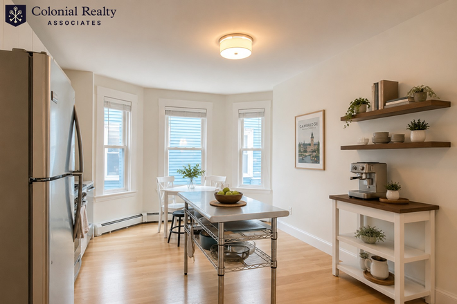 Unit - No Broker Fee! Beautifully Renovated East Cambridge Apartment — Available June 1st!