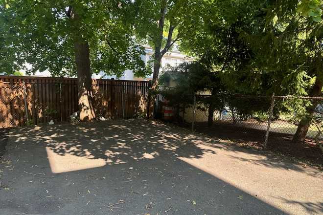 Parking Spot - Capen St House, 1 min walk to Campus