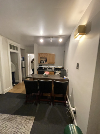 1 - Off Campus 3 bedroom 1 bath No Fees, walk to campus 9/1 elevator