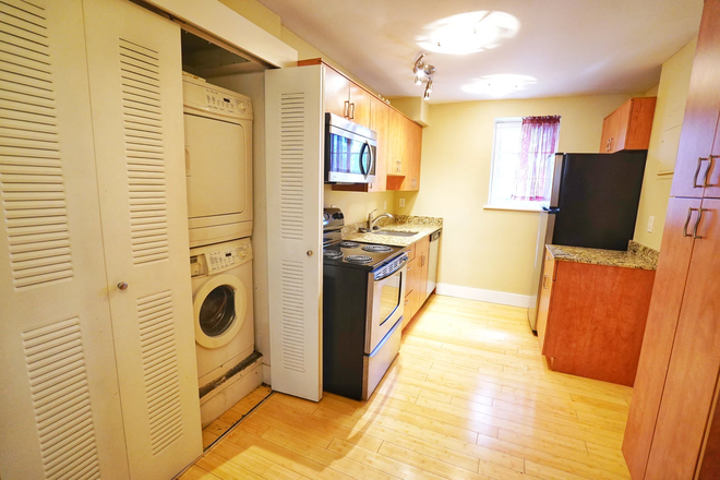 Kitchen and Wash room - 611 Westgate Ave A, 63130 Condo