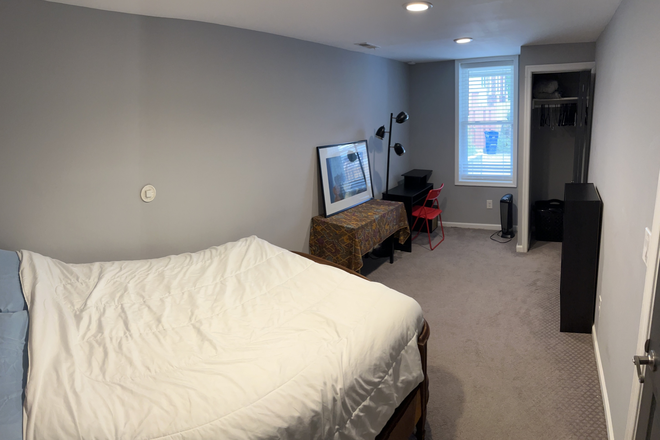 Bedroom with Window, Closet, Desk - LARGE ROOM + Full Bath on Private Floor + Easy Parking – Near Takoma Metro/Petworth/UMD/Brightwood Townhome