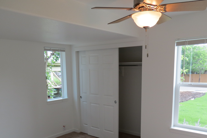 4705-4711 - 4707 Qualla Drive (5 bed/5 bath) Apartments