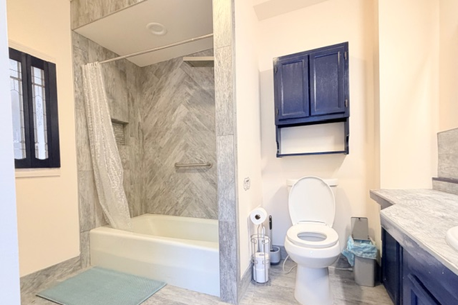 Bathroom, Suite 2b - Private Bedroom & Bath - Healthcare Professionals and Medical Students - Near UMMC Townhome