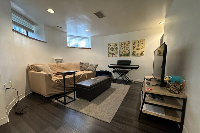 1 - 2 bedroom on Gainsborough St with a LIVING ROOM, in unit laundry, and AC, private patio