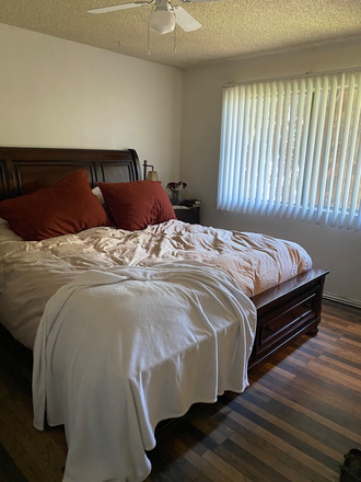 Br - HUGE 3 BD 2 FULL BA WALK TO CHAPMAN , DODGE AND ORANGE CIRCLE Triplex