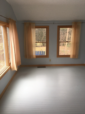 studio/office - Quiet home a block from UMass: 3 bedroom, 2 full bath, 2 offices, wood floors, front and back yards