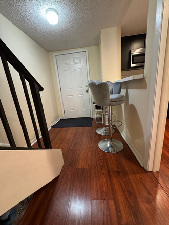 counter for breakfast - BeautifulTownhouse in Gables South Condo (Across from UM)