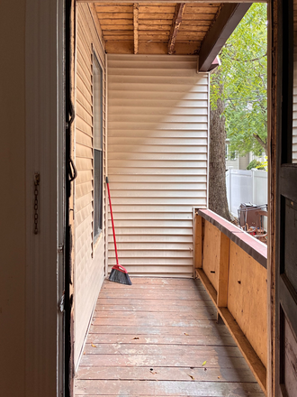 Private deck attached to your room - Quiet large bedroom with a den, deck and private bathroom
