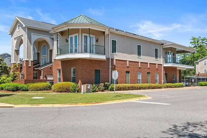 Photo - University Downs 2 Bedroom / 2 Bath Condo