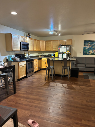 Kitchen/Entry - Village West 1 bed/1 bath Summer Sublet Apartments