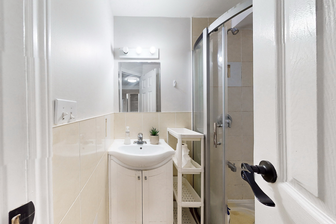 Bathroom - 1 Furnished Bedroom in 3-Bedroom Unit, All Inclusive