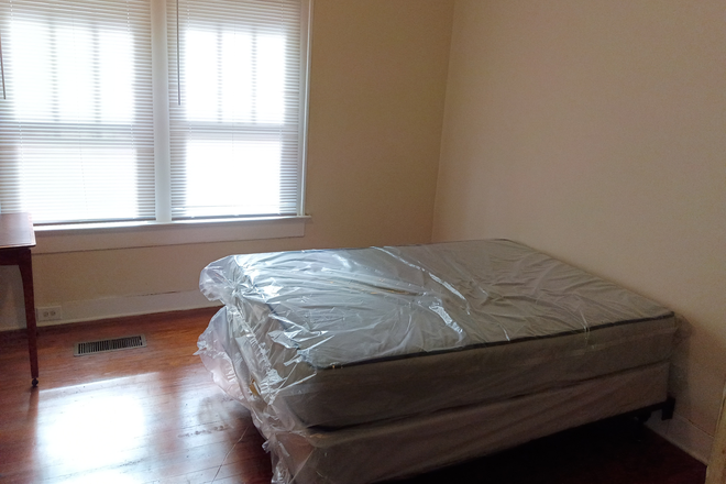 Photo - Convenient Student Housing House