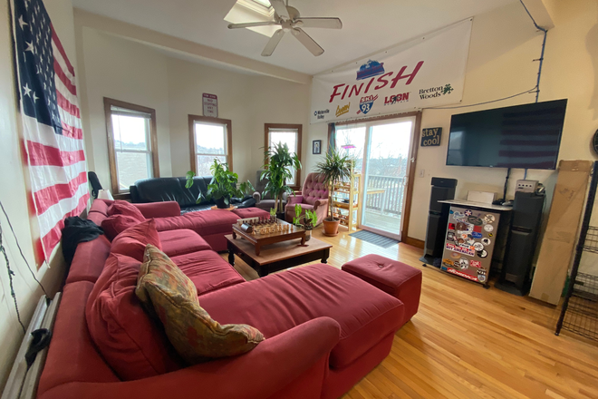 1 - LARGE 3 bedroom on Fisher Ave with in unit laundry and private back deck. Apartments