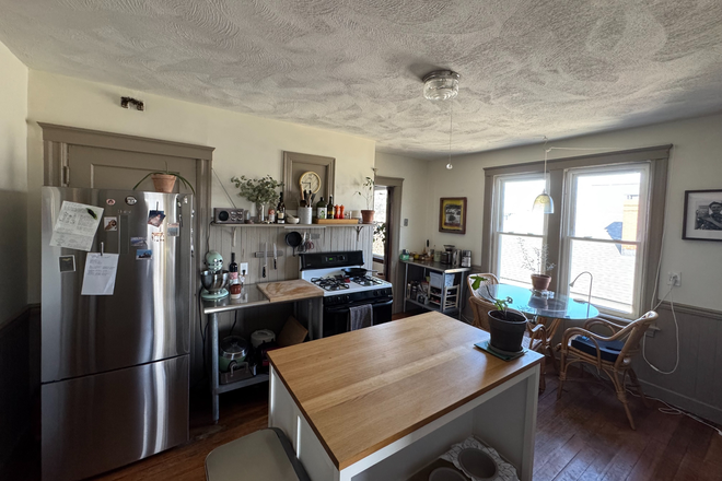Kitchen - Spacious and furnished 2BR sublet (2026-2027 school year) Apartments