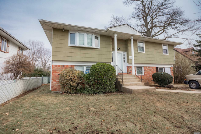 179 maple - Don't miss this 7 bedroom home!