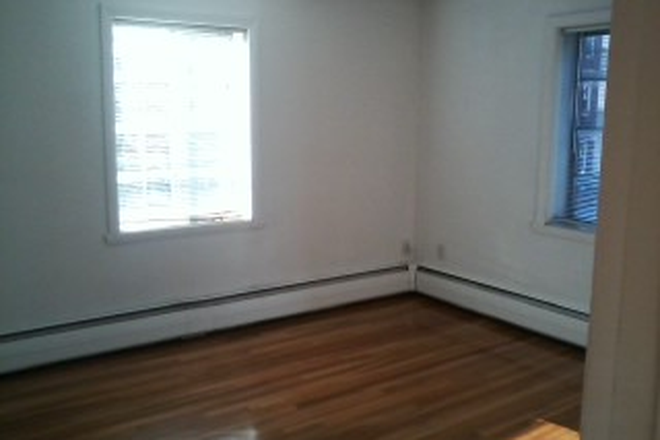 Hub Realty - Don't wait, large 2 bedroom with newly updated kitchen and bathroom Apartments