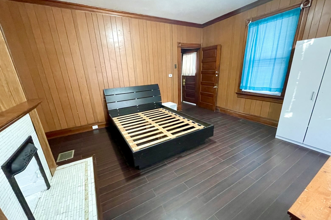 1st floor bedroom - 3Bed 2Bath close to Medical Campus House