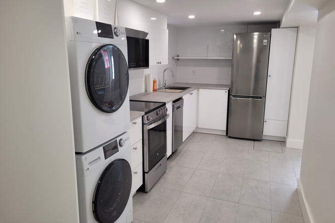 Kitchen - Davenport and Spadina*Close to Campus*1 Bedroom Plus Living Room * Great For a Couple to Share