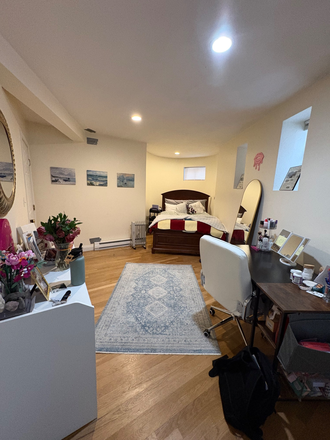 Bedroom - Spacious 2 bed 1 bath close to Northeastern campus Apartments