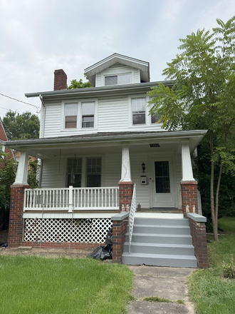 7205 RI Avenue - Recently updated/renovated house, close to campus, 2 blocks from CP Metro/MARC station