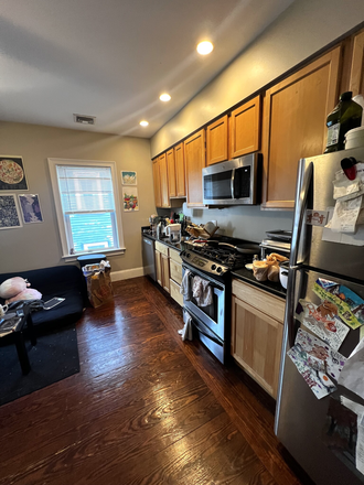 Kitchen - Renovated 4 bedroom with tons of natural sunlight on Hillside Street! Apartments