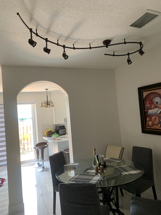 Dining Room - NICE AND CLEAN ROOM FOR RENT $985 Townhome