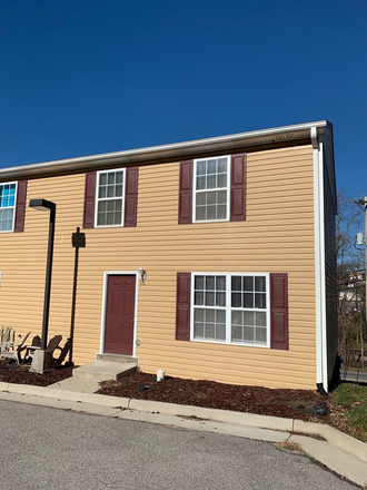  - 3 Bedroom 2.5 Bath Townhouse