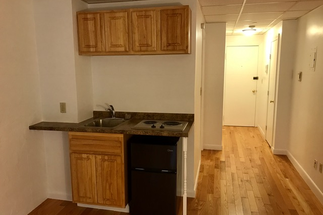 1 - SEPT 2026 | Kenmore Studio | Hot Water Included | Hardwood Floors & High Ceilings | No Broker Fees! Apartments