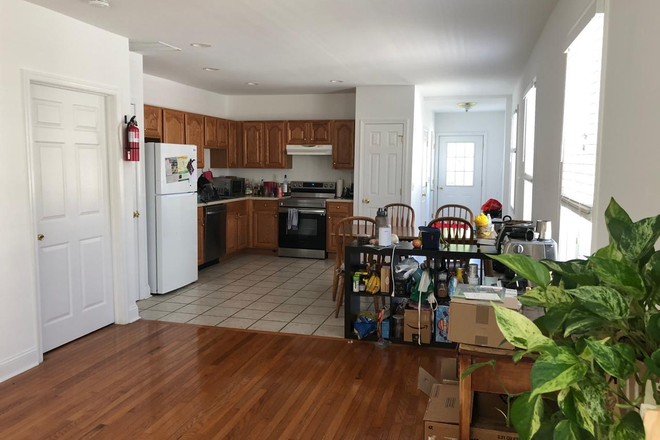 Kitchen - Room w/ private bathroom-Humbert St-Princeton Duplex