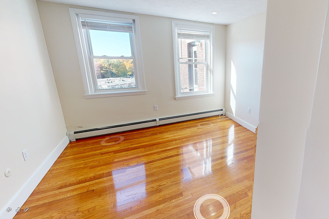 visit hubrealtyproperties.com - Spacious 2 bedroom on lovely side street, in Brookline Apartments