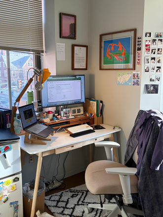 Desk - Seeking Summer Subletter (flexible dates; all utilities INCLUDED) Apartments