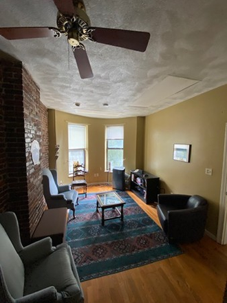 living room - LAUNDRY IN UNIT! Spacious 2 Bed / 1 Bath available NOW!! Gas&Hot Water included! Apartments