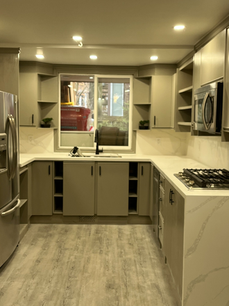 Kitchen - 3 bedrooms with laundry in Annex House