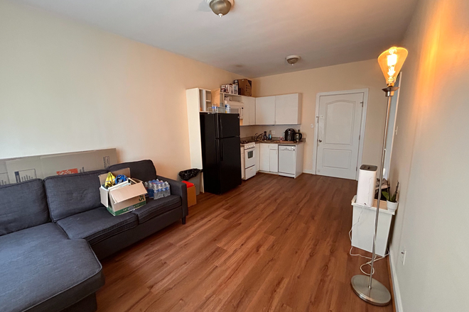 kitchen and living room - College Park Bicycle Apartments
