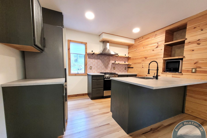 Photo - Beautiful 1 Bedroom Home with a Loft