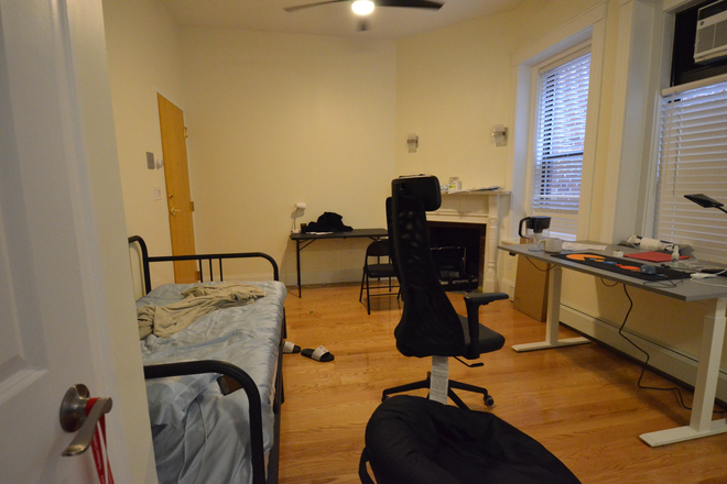 studio - Studio on Westland Ave Avail 9/1/26